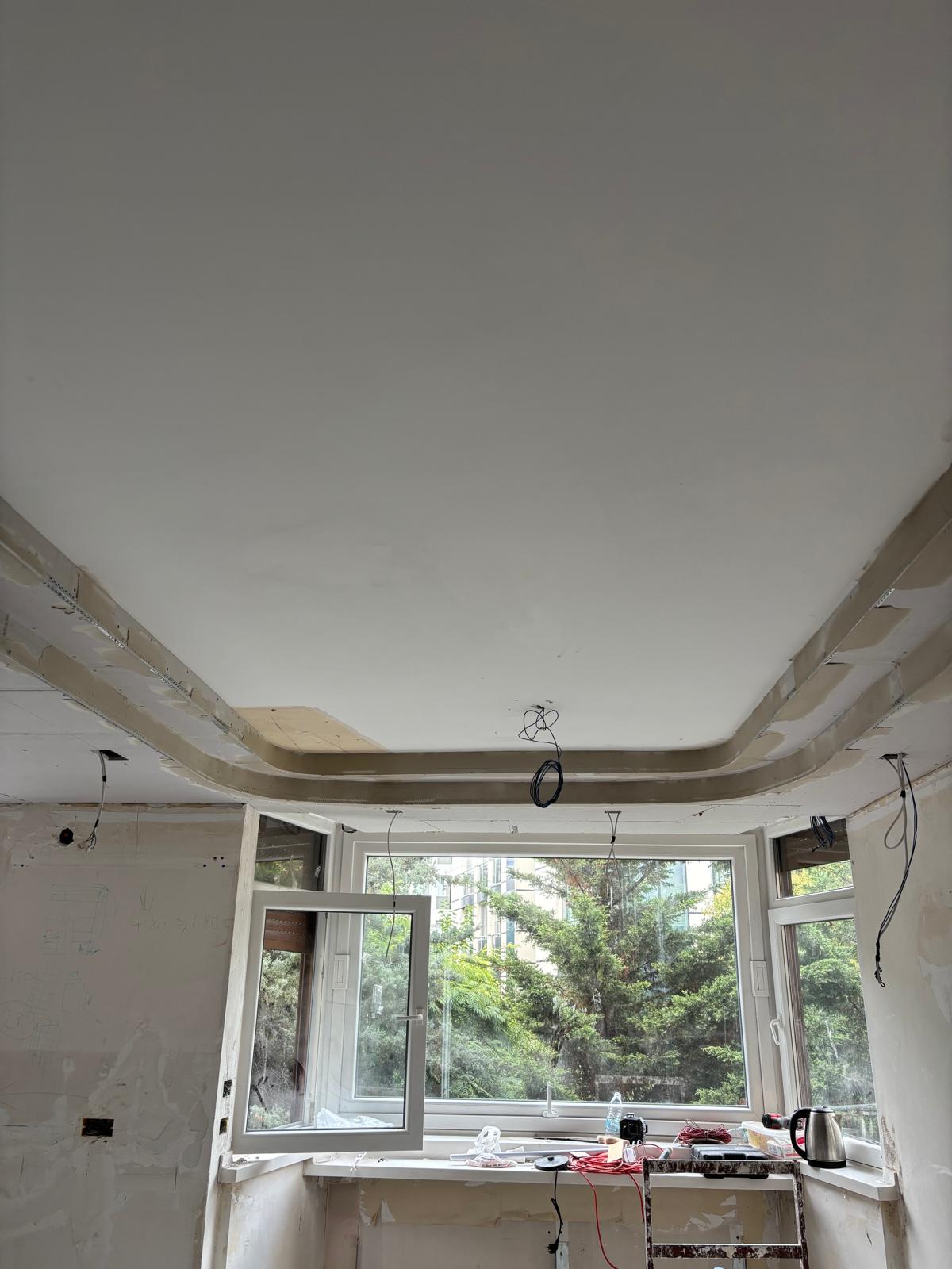 Pencere Önü Kavisli Alçıpan Asma Tavan İşçiliği