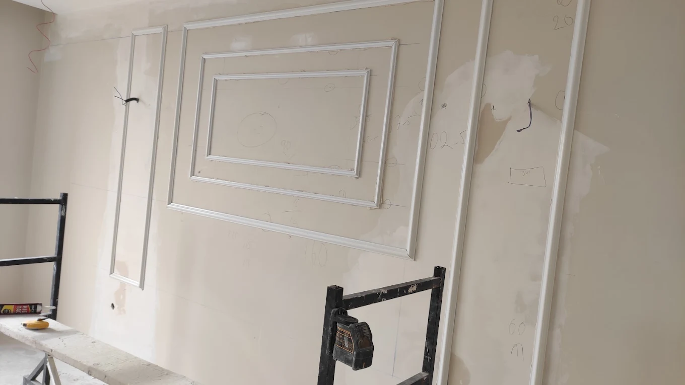 Salon Klasik Çerçeve Duvar Çıtası Uygulaması